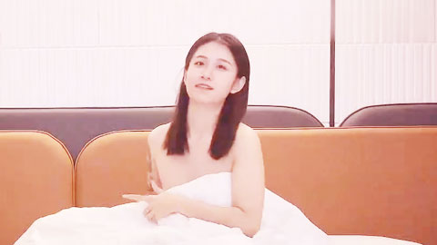 迷妹推荐--刚毕业出来的平胸小妹妹，给她上一课，刚来的时候满脸笑容，后面全是各种痛苦表情