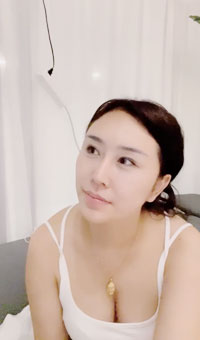 【我的小浪蹄子】网红御姐!_户外吃鸡道具自慰粉丝狂干