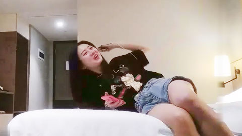 迷妹推荐--酒店约操长发飘飘的妹子