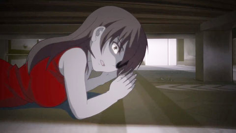 学校的美少女胧月在和男朋友幽会时，被两个流氓纠缠