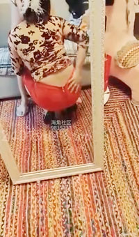 熟女少妇的巨乳真是白看不厌，观感极好，每次看到都想用手狠狠的糟蹋一番