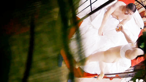 迷妹推荐--鸟笼房高清偷拍女的口活满分，男的师从加藤鹰一手指交让女的呻吟不止再趁热来一发