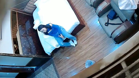 迷妹推荐--大叔和青春靓丽戴眼镜女友