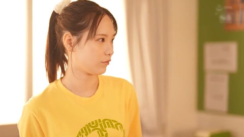 总是挑逗我、让我勃起的早熟学长，似乎正计划让我射精！村上优香_002