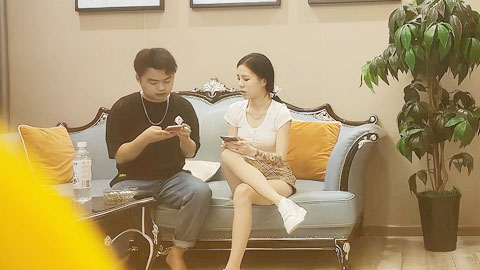 迷妹推荐--顶级高端外围场，苗条00后女神，清纯初恋脸，小仙女在仙丹加持下到达高潮