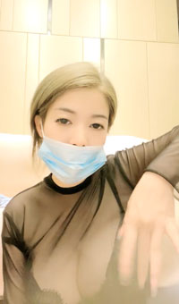 模特小姐姐下海！高颜值超性感！一对豪乳透视装，情趣开档内裤，揉搓骚穴，让人欲罢不嫩