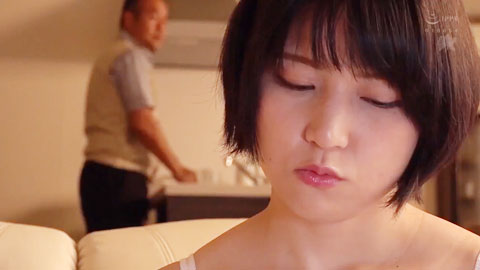 梦想成为小说家的文学美少女女友被我的老爸NTR播种抽插