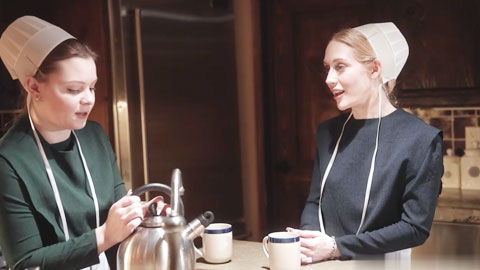 农场兄弟看上了挤奶女佣