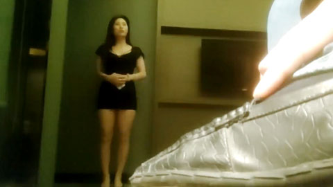 迷妹推荐--今晚的质量不错，俩妹子都还有点儿姿色，挺会玩娇俏小少妇