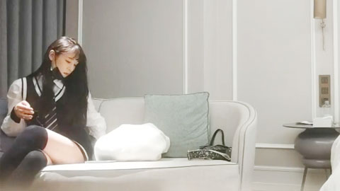 迷妹推荐--大胸御姐今夜来相伴，风骚妩媚，要舔穴害羞的连忙遮挡，打桩机暴力抽插浪叫连连高潮阵阵