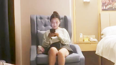 迷妹推荐--刚开始以为大壮是个银枪蜡头，提出在椅子上操自己，没想到后面被操到痛苦求饶