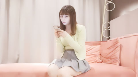 迷妹推荐--约了个绿衣萌妹子，舔弄上位骑乘插入自己动大力猛操