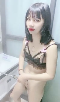 年轻小情侣之间刚开始探索性爱