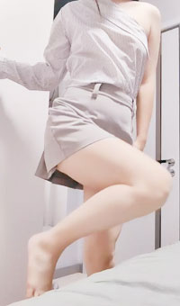 清纯学妹暑期兼职 阴毛稀疏 粉粉的流水嫩逼逼