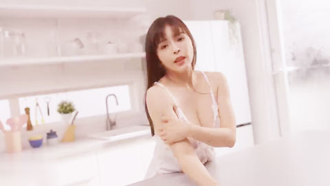 迷妹推荐--妈妈哭着含我鸡巴 莉娜