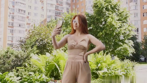 小区楼下富婆自拍