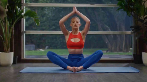 健美瑜伽熟妇骑着大学生的鸡巴