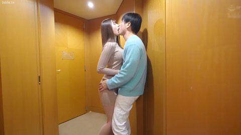 105cm爆乳 汗水直流 胸部晃来晃去！腰围54cm 华丽的性感腰身！屁股98cm 爆乳屁股猛烈插爆__001