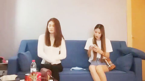 迷妹推荐--高颜值闺蜜姐妹花  身材高挑太长腿 小哥今天使出洪荒之力操的两妹子骚叫不停