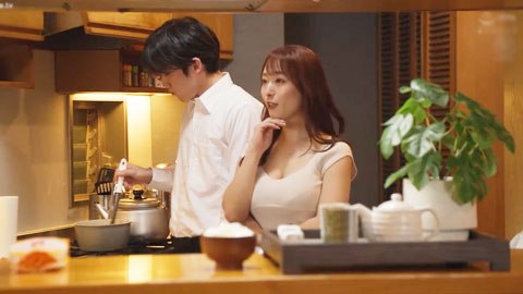 被猥琐店长的性骚扰训练得乖乖听话的已婚妇女白石玛丽娜_002