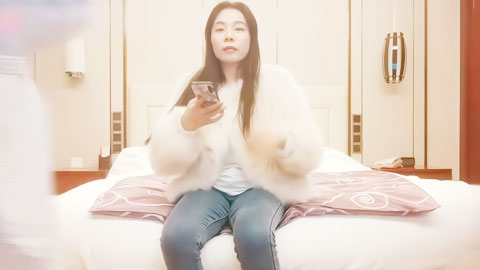 迷妹推荐--离异阿姨李KK，穿着牛仔裤身材完美干起来真有感觉