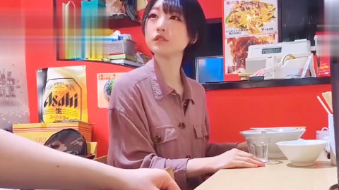 迷妹推荐--拉面店搭讪超可爱受虐少女激爽三穴強行插入