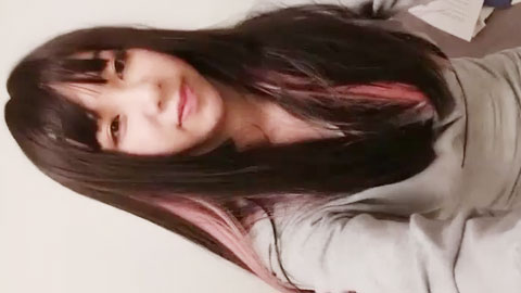 迷妹推荐--还有一个女的，新到的极品女神，人工白虎粉穴，360度拍摄性爱全程，精彩香艳