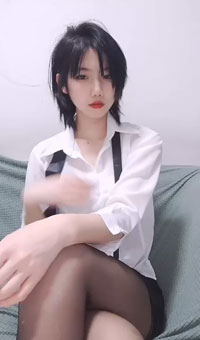 叫床声音特别有磁性勾魂抬起双腿帮你模拟足交最后高潮。