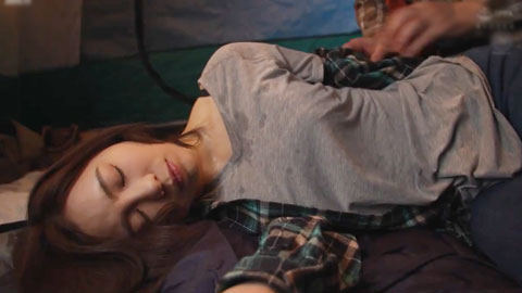 妻子在帐篷里多次中出的令人震惊的戴绿帽子视频 吉座由香