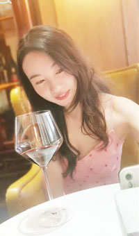 在麻将馆勾搭上的少妇，_老公不在去她家里操她的无毛小嫩B