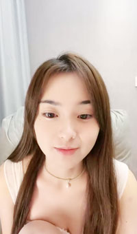 20岁清纯小学妹 奶子又白又圆 脸蛋身材满分