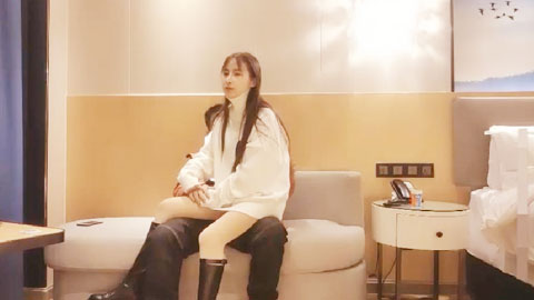 迷妹推荐--约了个白色外套少妇