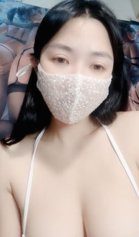 美乳白虎嫩穴御姐主播_半脸直播骚舞贴屏特写