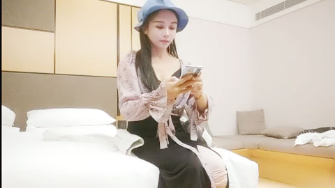 迷妹推荐--酒店高级约炮艺校毕业的网红脸外围女先来一段诱惑艳舞