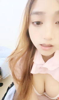 颜值女神办公室跳蛋 厕所流白浆，同事就在旁边，超刺激