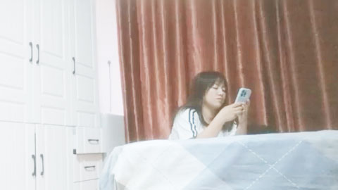 迷妹推荐--中年妓女一边做爱一边用手机联络客人