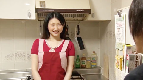 受够了义父的欺负