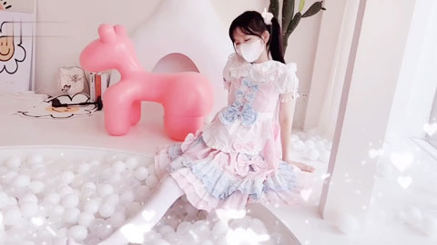 迷妹推荐--乳夹粉嫩小学妹