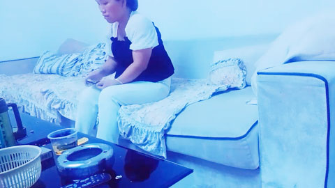 迷妹推荐--这是个保洁阿姨收割机，良家，热火朝天连续干炮抠逼