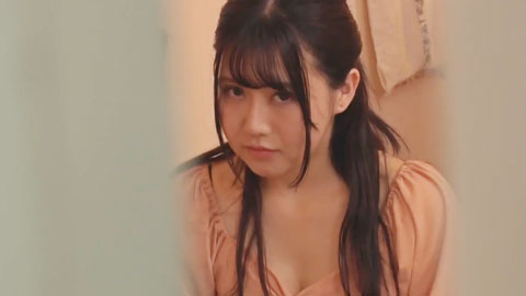 在被窝里什么都能实现。奶头丰满的姐姐汗流浃背的情交小鸟游