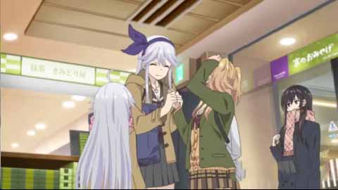 その花びらにくちづけを あなたと恋人つなぎ