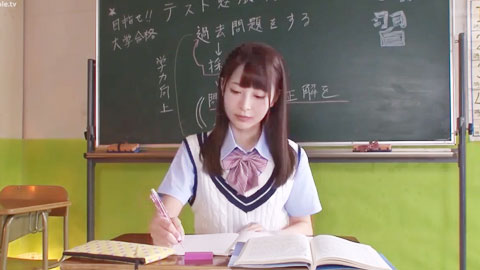 九重环奈的无毛小穴羞耻潮吹失禁漏尿