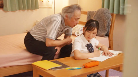 10年婚姻，妻子回老家的三天期间调教巨乳女儿__001