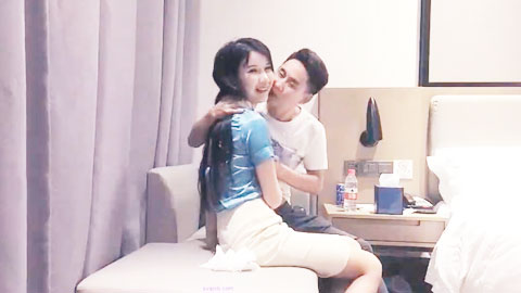 迷妹推荐--約會女神級禦姐包臀短裙貼身上衣這軟軟柔柔風情看了就想狠狠抱住親她操她口交翹臀啪啪大力抽操