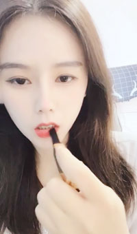 气质女神大秀，黑色网袜，露脸自道具慰，特写逼逼