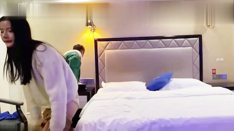 迷妹推荐--娇乳少妇丢盔泄甲