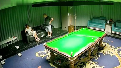 迷妹推荐--在沭阳中央广场的台球厅里，一场刺激的交易就此展开