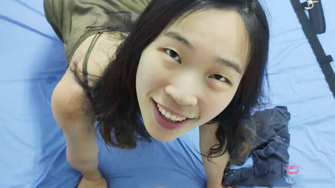 骚女留学生吃洋屌 露脸出镜