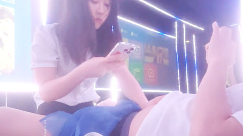 迷妹推荐--第一个高冷的女神 很像年轻林青霞，丰满爆乳 打飞机摸奶摸还 私处