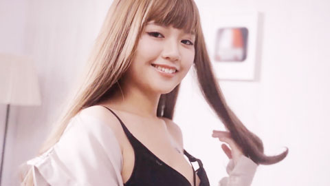 迷妹推荐--为了被哥哥操无所不用其极-洁咪